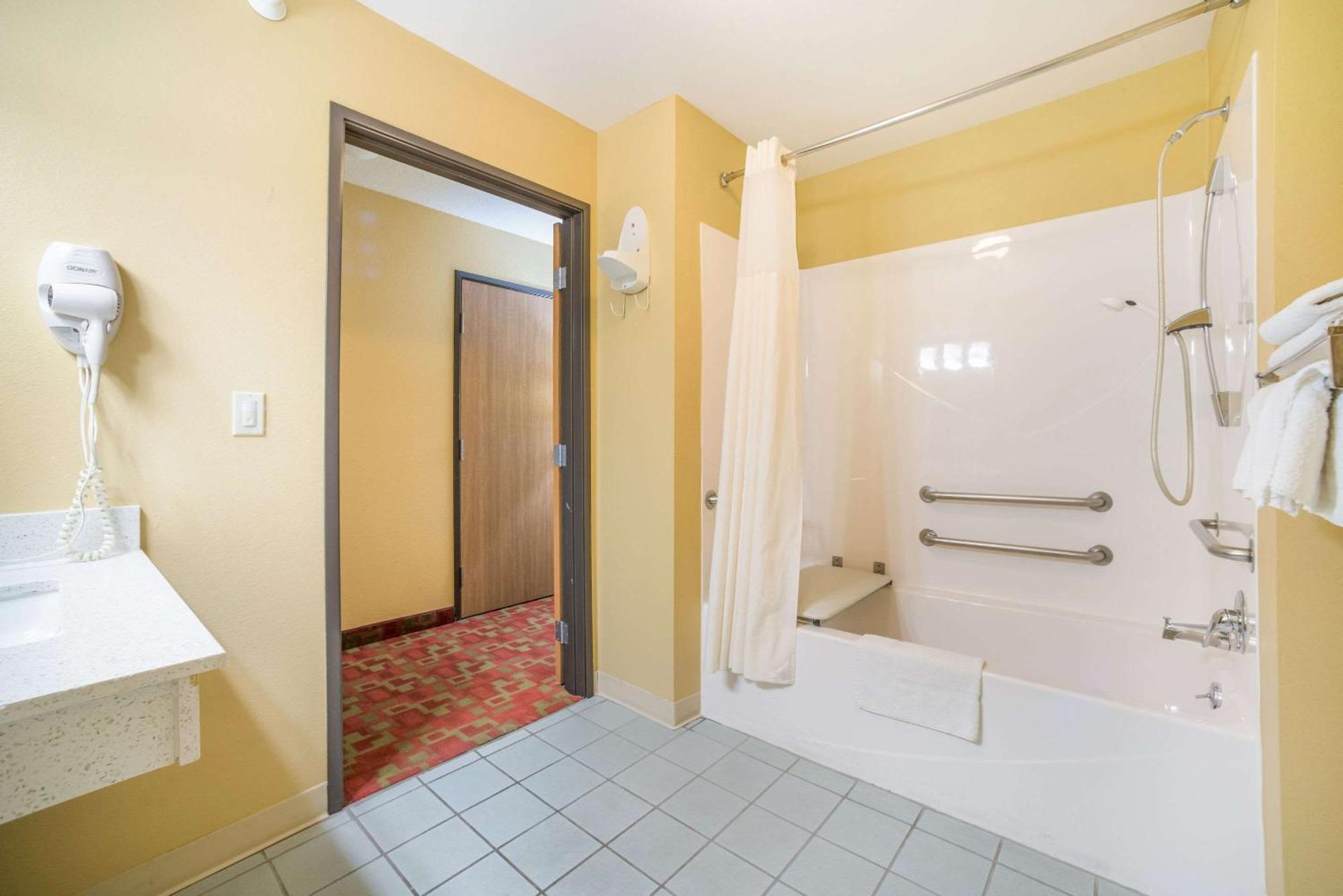 Quality Inn O'Fallon Il - St Louis מראה חיצוני תמונה