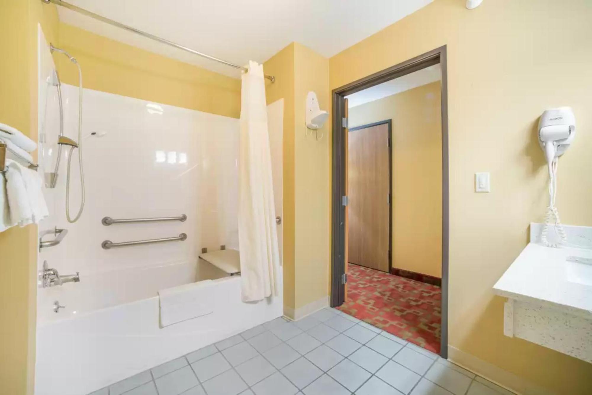 Quality Inn O'Fallon Il - St Louis מראה חיצוני תמונה